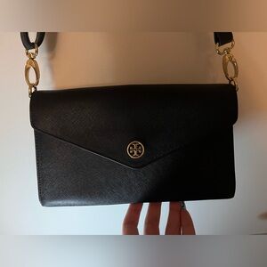 TORY BURCH - Robinson Expandable Envelope Clutch - Black Crossbody